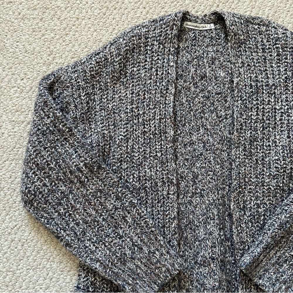 Abercrombie & Fitch Women’s Long Open Front Cardigan Sweater in Gray, Size Small - Picture 2 of 6